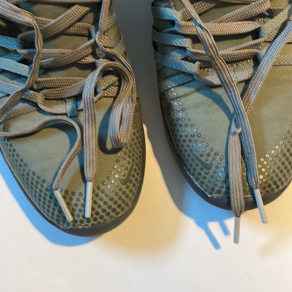 Nike Free TR Shield Dark Stucco Women Running Shoes - Picture 9 of 9